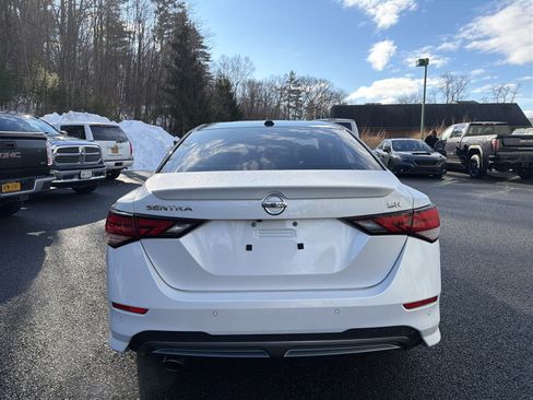 Used 2021 Nissan Sentra SR w/ SR Premium Package image 7