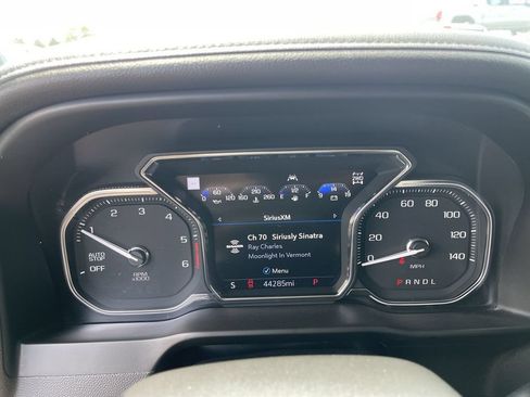 Used 2021 GMC Sierra 1500 Denali w/ Driver Alert Package II AWD/4WD image 15