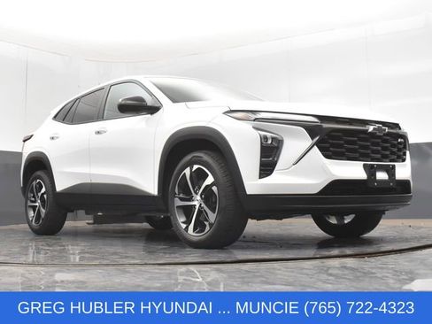 Used 2024 Chevrolet Trax RS FWD image 21