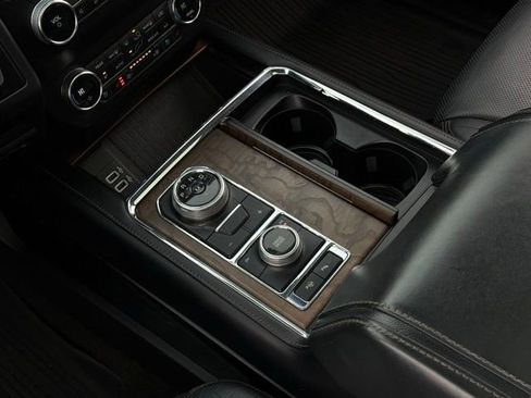 Certified 2019 Ford Expedition Max Platinum image 34