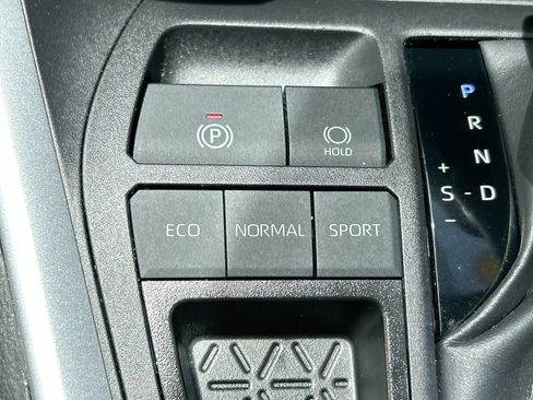 Used 2024 Toyota RAV4 LE FWD image 32