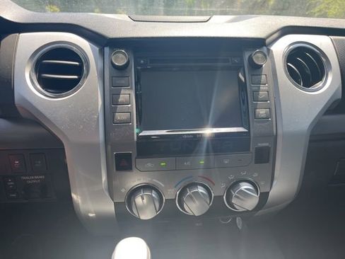 Used 2017 Toyota Tundra SR5 w/ SR5 Upgrade Package image 17