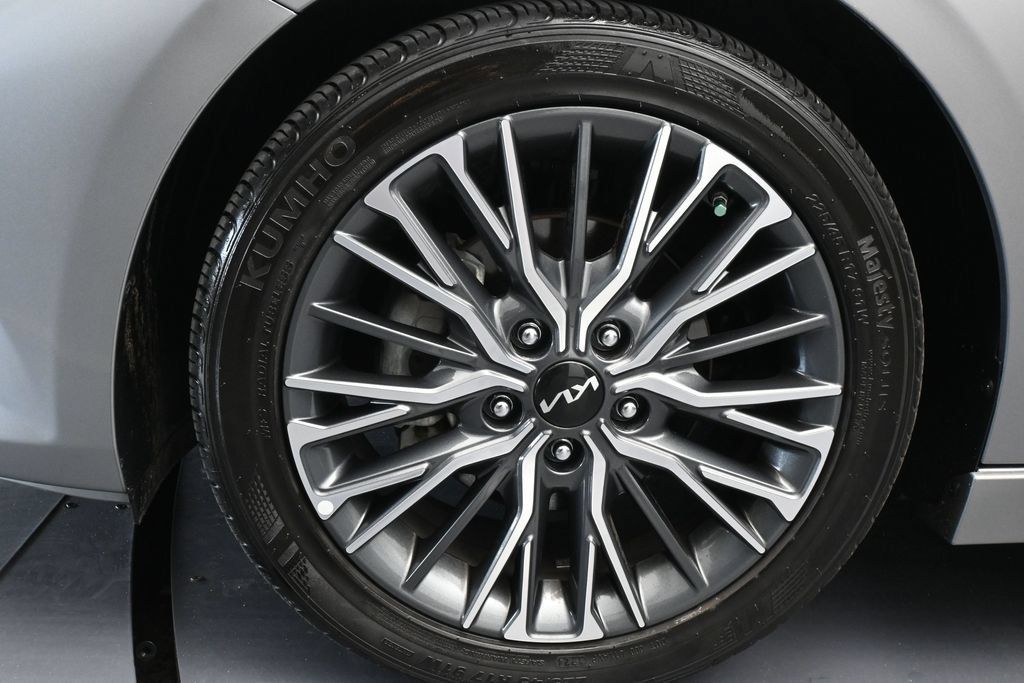 Used 2024 Kia Forte GT-Line FWD image 30