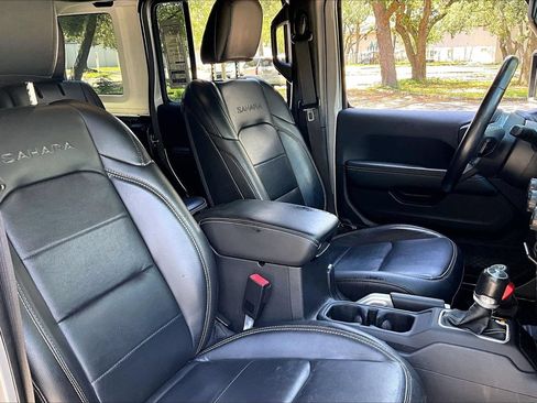 Used 2021 Jeep Wrangler Unlimited Sahara AWD/4WD image 28