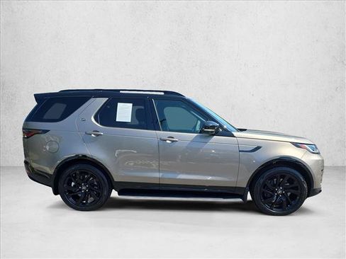Used 2025 Land Rover Discovery Dynamic SE AWD/4WD image 4