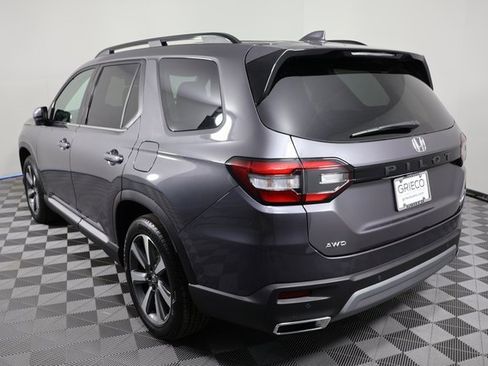 Used 2025 Honda Pilot Elite image 6