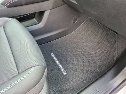 New 2026 GMC Terrain Denali AWD/4WD image 40