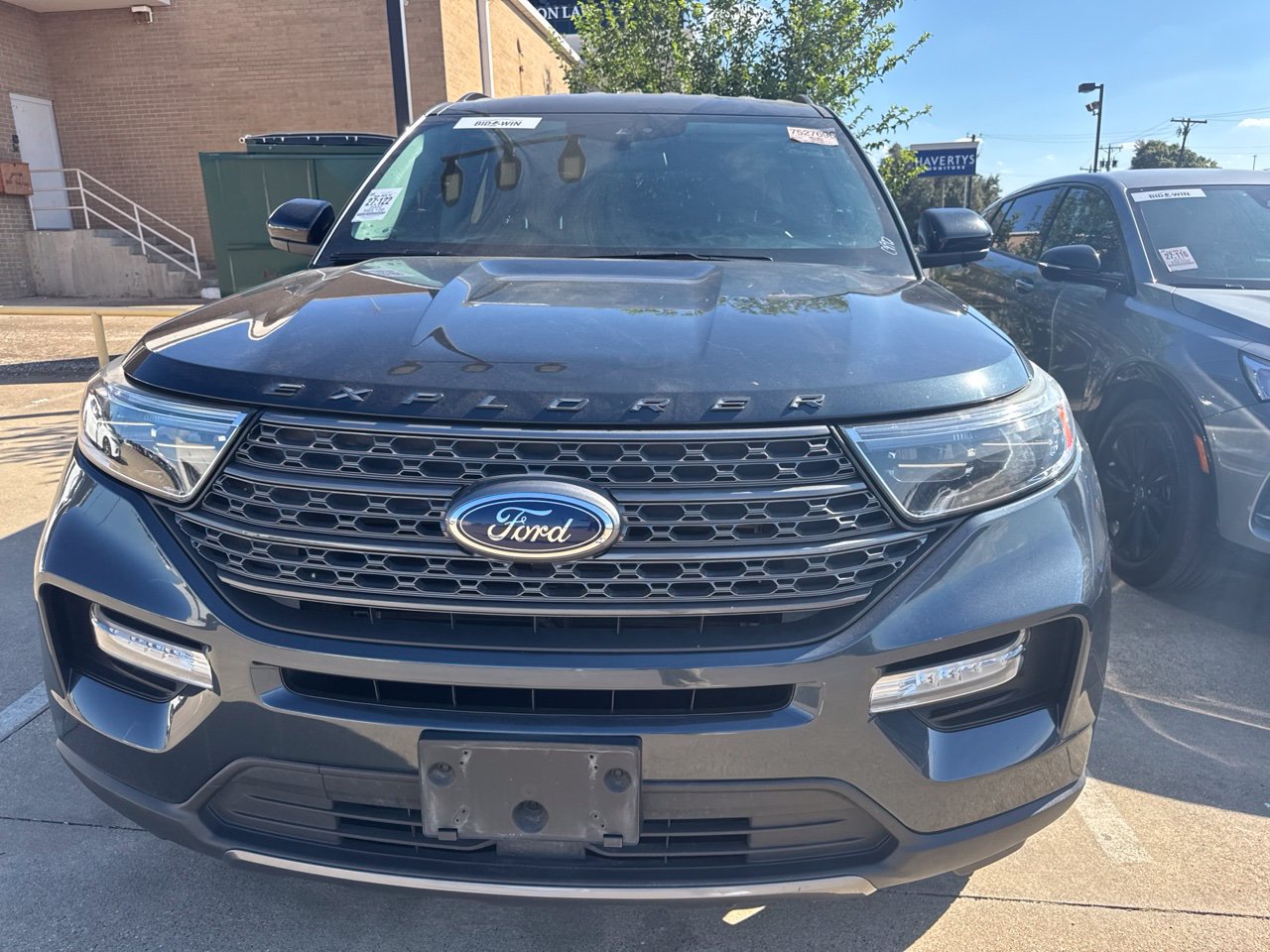 Used 2022 Ford Explorer XLT w/ Equipment Group 202A RWD image 2