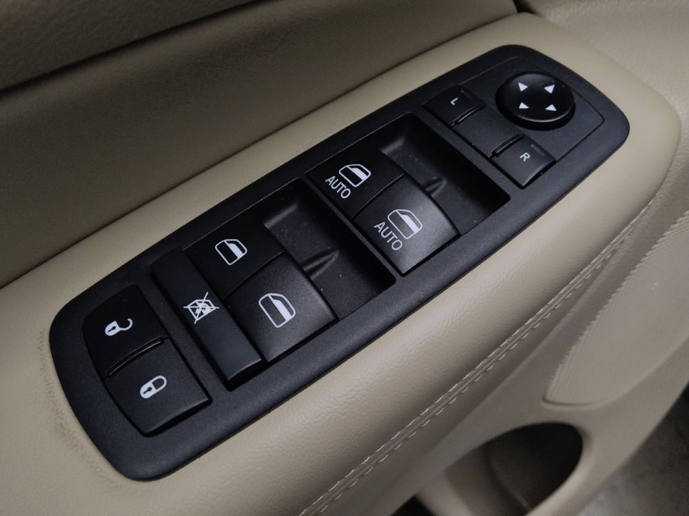 Used 2021 Jeep Grand Cherokee Laredo RWD image 27