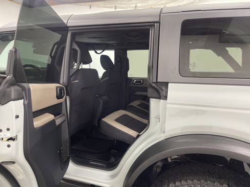 Used 2022 Ford Bronco Wildtrak image 13