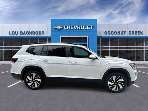 Used 2025 Volkswagen Atlas SE image 9