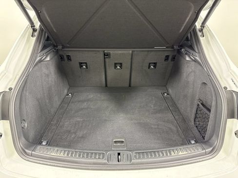 Certified 2023 Porsche Macan AWD/4WD image 20