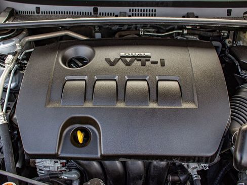 Used 2019 Toyota Corolla LE image 31