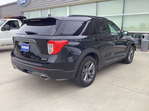 Used 2023 Ford Explorer XLT w/ Equipment Group 202A AWD/4WD image 3