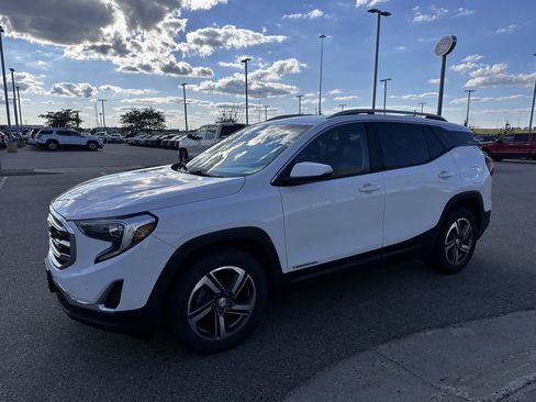 Used 2020 GMC Terrain SLT AWD/4WD image 2