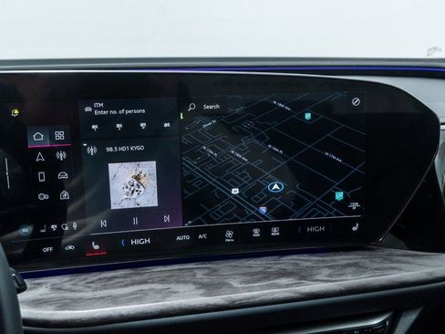 Used 2025 Audi Q5 Premium w/ Convenience Package image 19