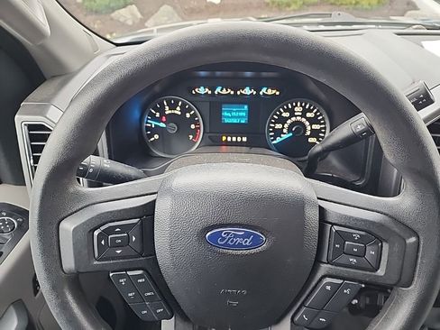 Used 2017 Ford F150 XLT image 16