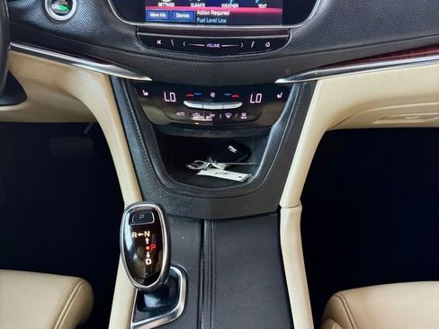 Used 2017 Cadillac XT5 Luxury w/ Driver Awareness Package image 28