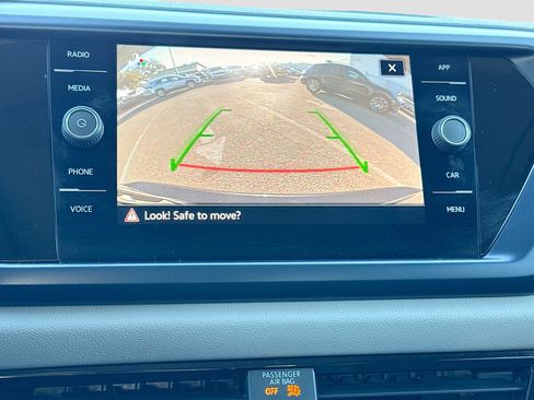 Used 2023 Volkswagen Taos SE w/ Panoramic Sunroof Package image 32