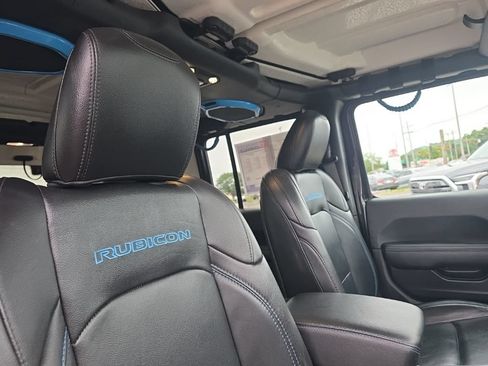 Used 2021 Jeep Wrangler Unlimited Rubicon 4xe w/ Cold Weather Group AWD/4WD image 16
