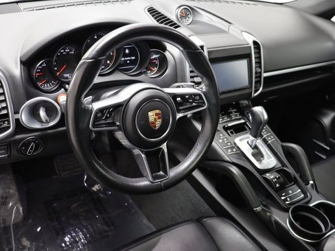 Used 2016 Porsche Cayenne image 6