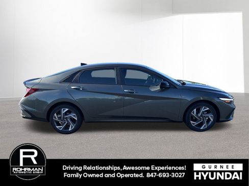 Certified 2025 Hyundai Elantra Sport image 11