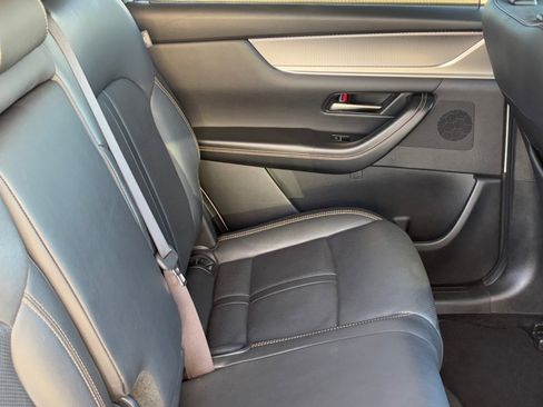 Used 2025 MAZDA CX-70 3.3 Turbo w/ Preferred Package image 13