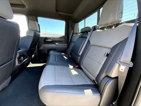 Used 2024 Chevrolet Silverado 1500 ZR2 AWD/4WD image 15