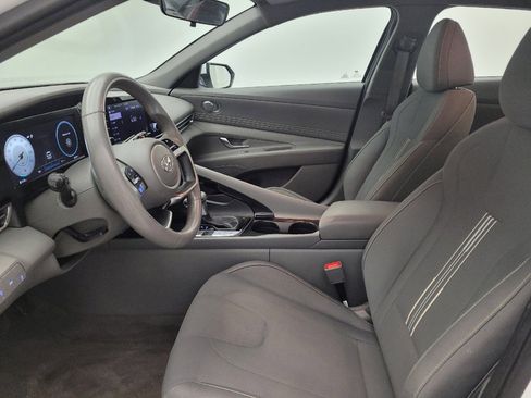 Used 2022 Hyundai Elantra SEL w/ Convenience + Premium Package FWD image 17