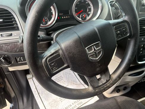 Used 2014 Dodge Grand Caravan SE w/ Quick Order Package 29E SE FWD image 12