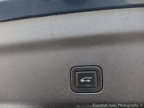 Used 2021 GMC Yukon Denali w/ LPO, Illumination Package image 30