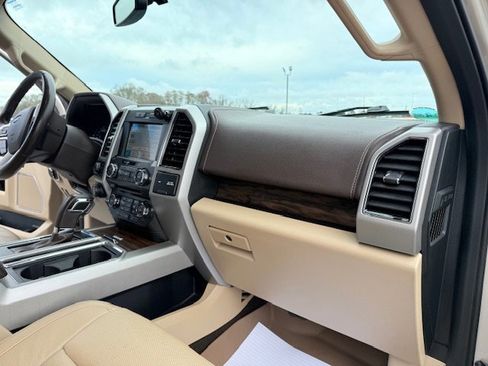 Used 2018 Ford F150 Lariat image 24