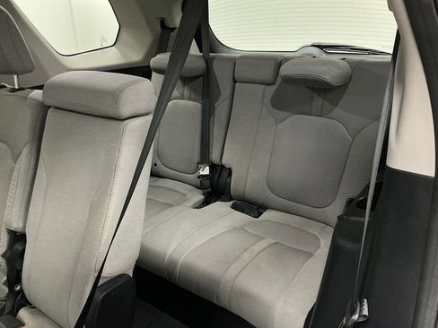 Used 2023 Honda Pilot LX image 25