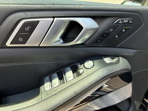 Used 2025 BMW X7 M60i AWD/4WD image 10