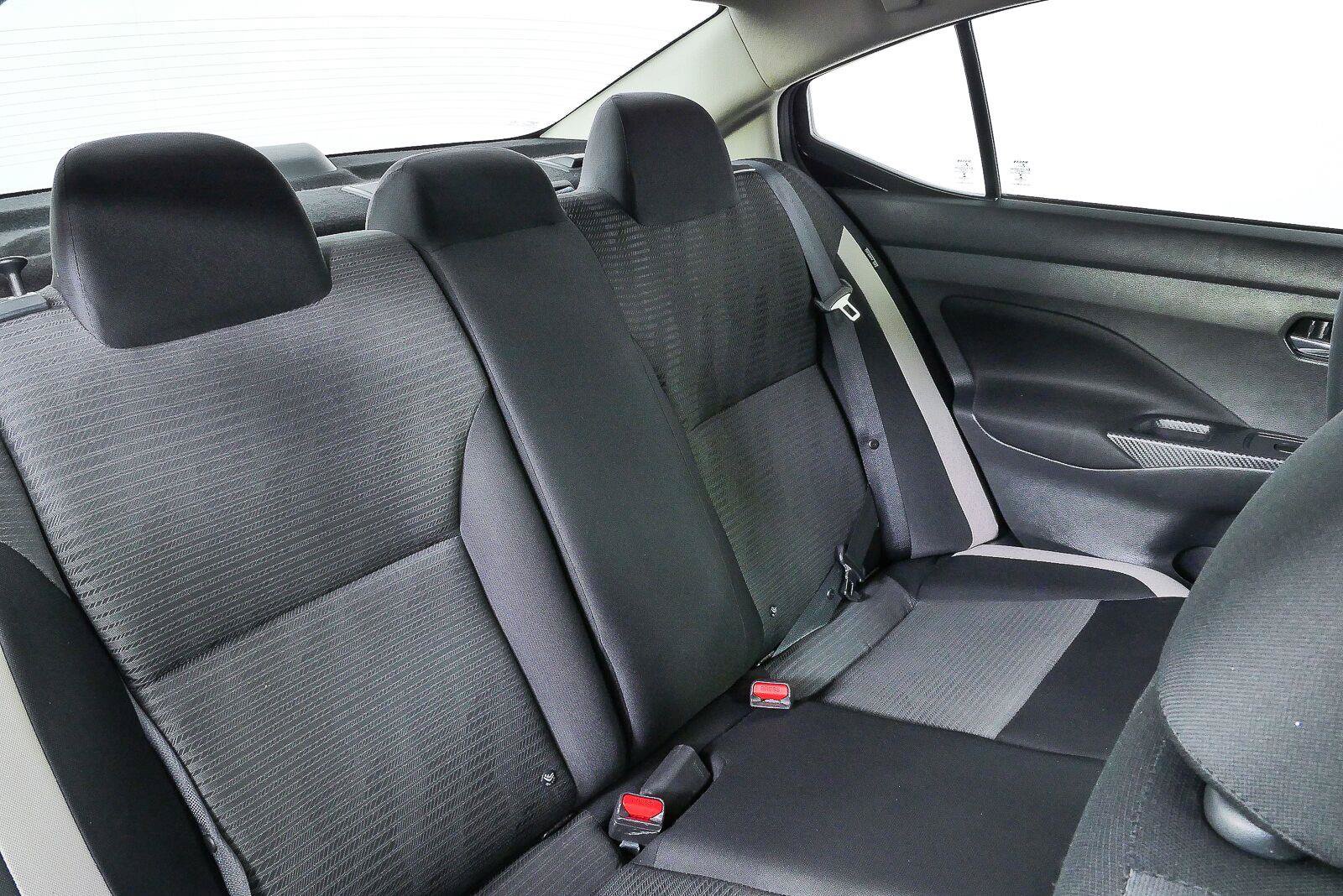 Used 2021 Nissan Versa SV FWD image 16