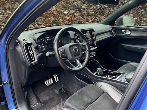 Used 2021 Volvo XC40 T5 R-Design w/ Climate Package image 13
