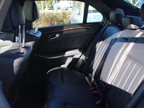 Used 2016 Mercedes-Benz E 400 4MATIC Sedan image 33
