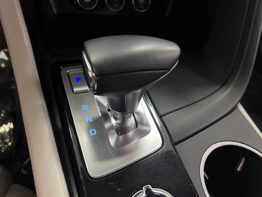 Used 2023 Genesis G70 2.0T RWD image 25