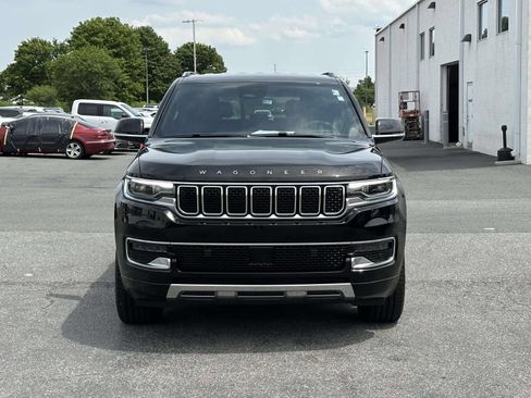 Used 2023 Jeep Wagoneer Series III w/ Preferred Equipment Group AWD/4WD image 8