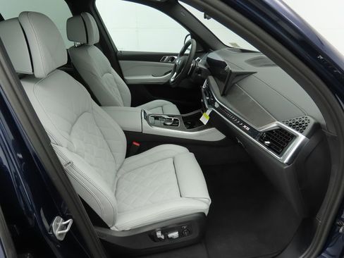 Used 2026 BMW X5 xDrive40i image 21