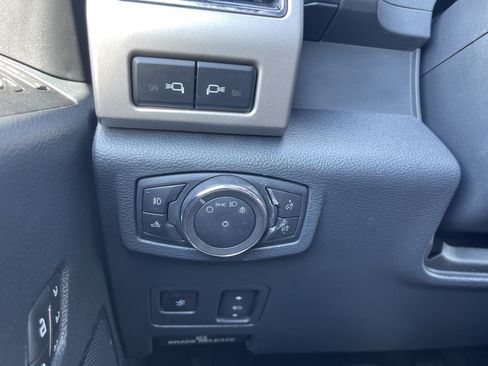 Used 2022 Ford F250 Lariat w/ Lariat Ultimate Package AWD/4WD image 20