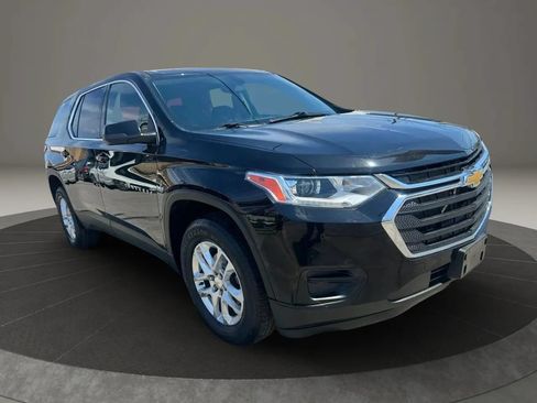 Used 2021 Chevrolet Traverse LS AWD/4WD image 3