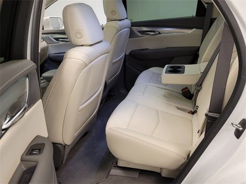 Used 2020 Cadillac XT5 Premium Luxury image 17
