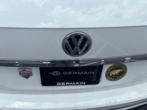 Used 2019 Volkswagen Atlas SEL R-Line AWD/4WD image 18