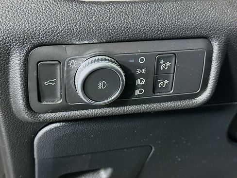 Used 2021 Ford Explorer XLT w/ Equipment Group 202A image 17