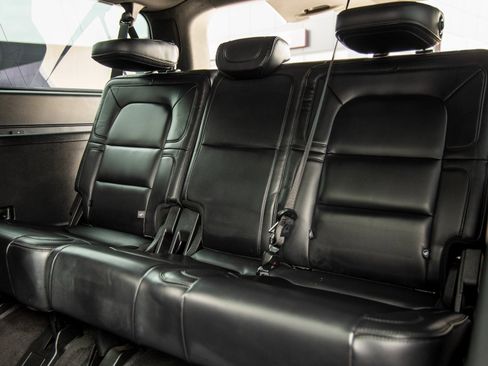 Used 2019 Lincoln Navigator L Reserve image 38