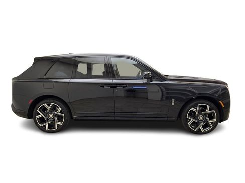 New 2026 Rolls-Royce Cullinan Black Badge image 8