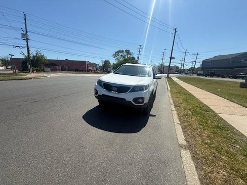 Used 2011 Kia Sorento LX w/ Convenience Pkg AWD/4WD image 5