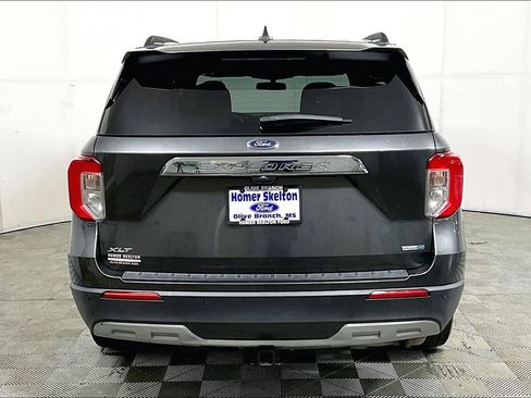 Used 2020 Ford Explorer XLT w/ Equipment Group 202A image 4