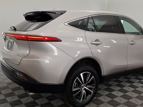 Certified 2023 Toyota Venza LE image 4